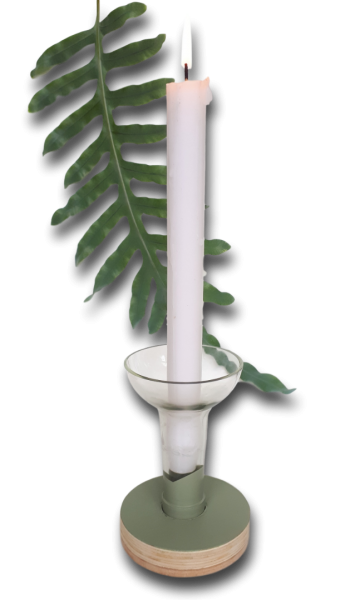 Candle in a bottle staandclippedrev1